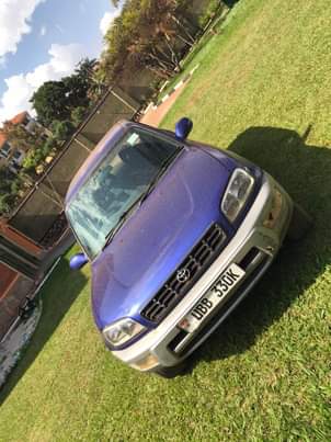 A picture of 2000 Toyota RAV4