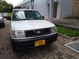 A picture of NISSAN HARD BODY