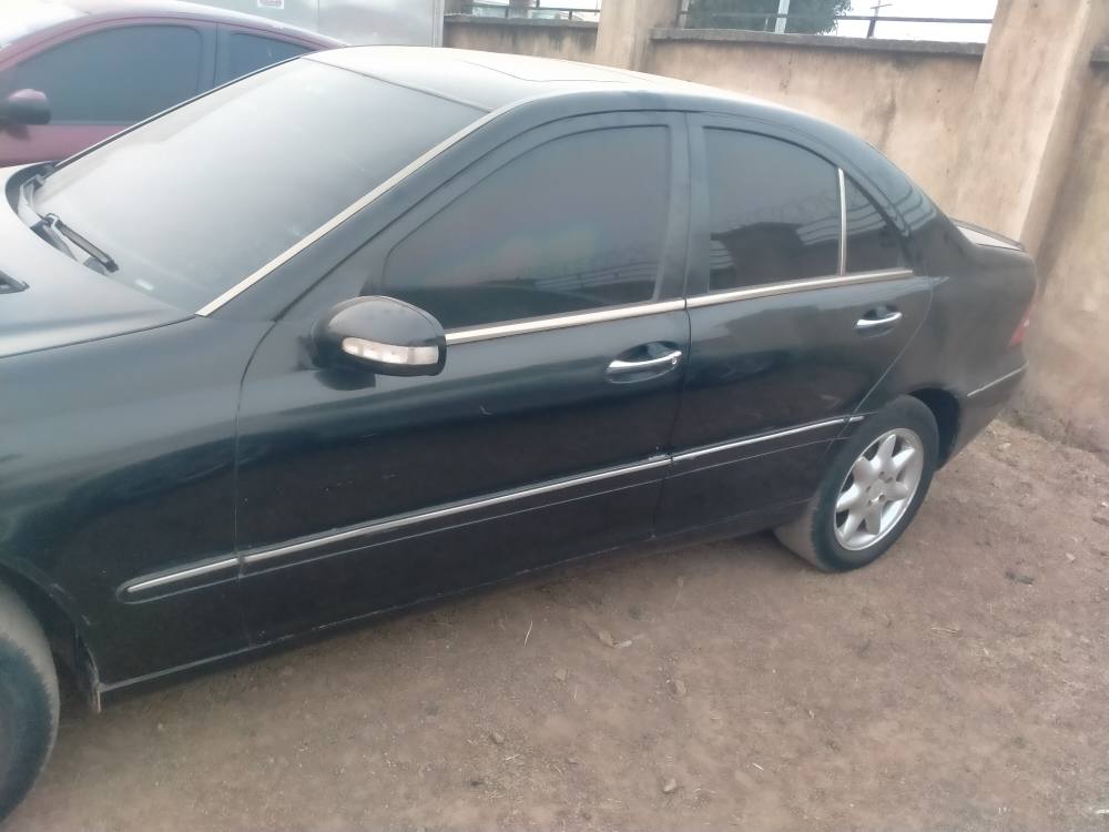 A picture of Distress c320 with nothing to fix location Maraba 08050891758