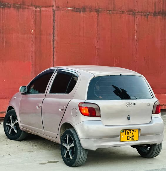A picture of TOYOTA VITS OLD