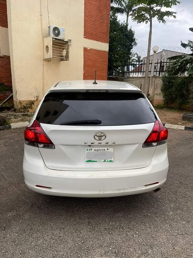A picture of Toyota Venza 2013 l4