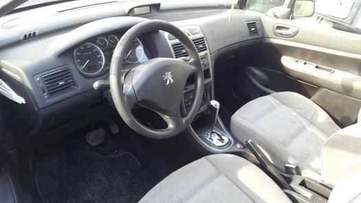 A picture of Peugeot 307 2003 model Auto drive Factory Ac cd fm