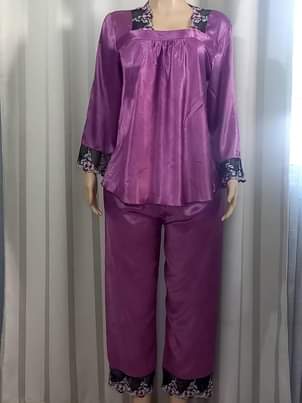 A picture of Night dress mtumba