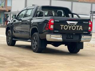 A picture of WhatsApp call 2557 6248 3424 2021 2 TOYOTA HILUX PICK