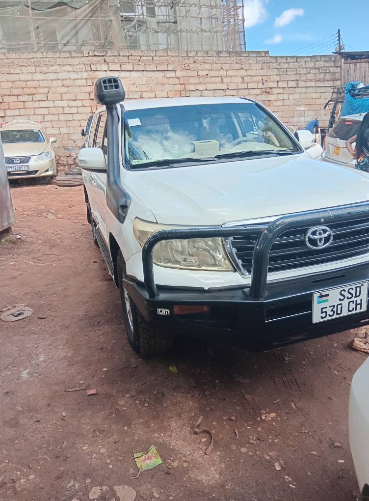 A picture of V8 Land cruiser