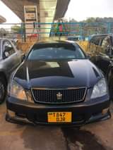A picture of 2005 TOYOTA CROWN