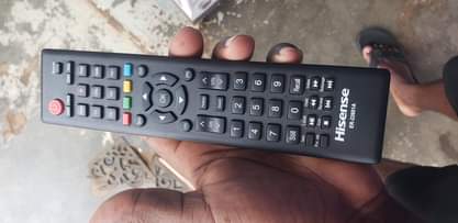 A picture of Hisense tv 40 inches on sell 490k digital in banda