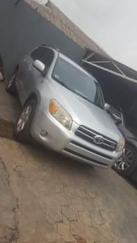 A picture of Toyota Rav4 v6 2006 used work fine and clear serious