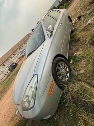 A picture of Lexus ES300
