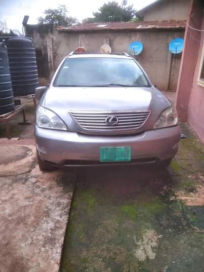 A picture of RX 330