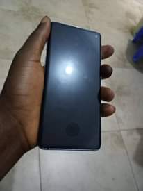 A picture of Mchawi wa camer samsang s10 bado mbichi haina undugu nafundi