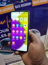 A picture of SAMSUNG A52