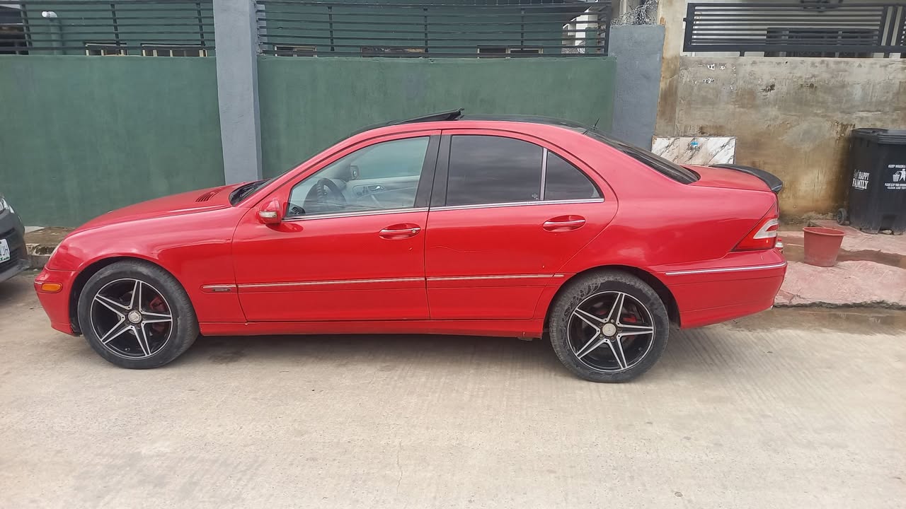 A picture of Mercedes Benz