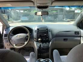 A picture of Sharp Toyota Sienna 2006 09025039052