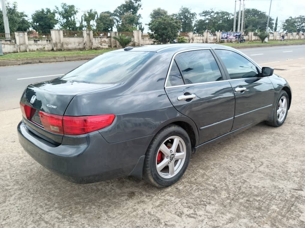 A picture of Honda Accord E O D