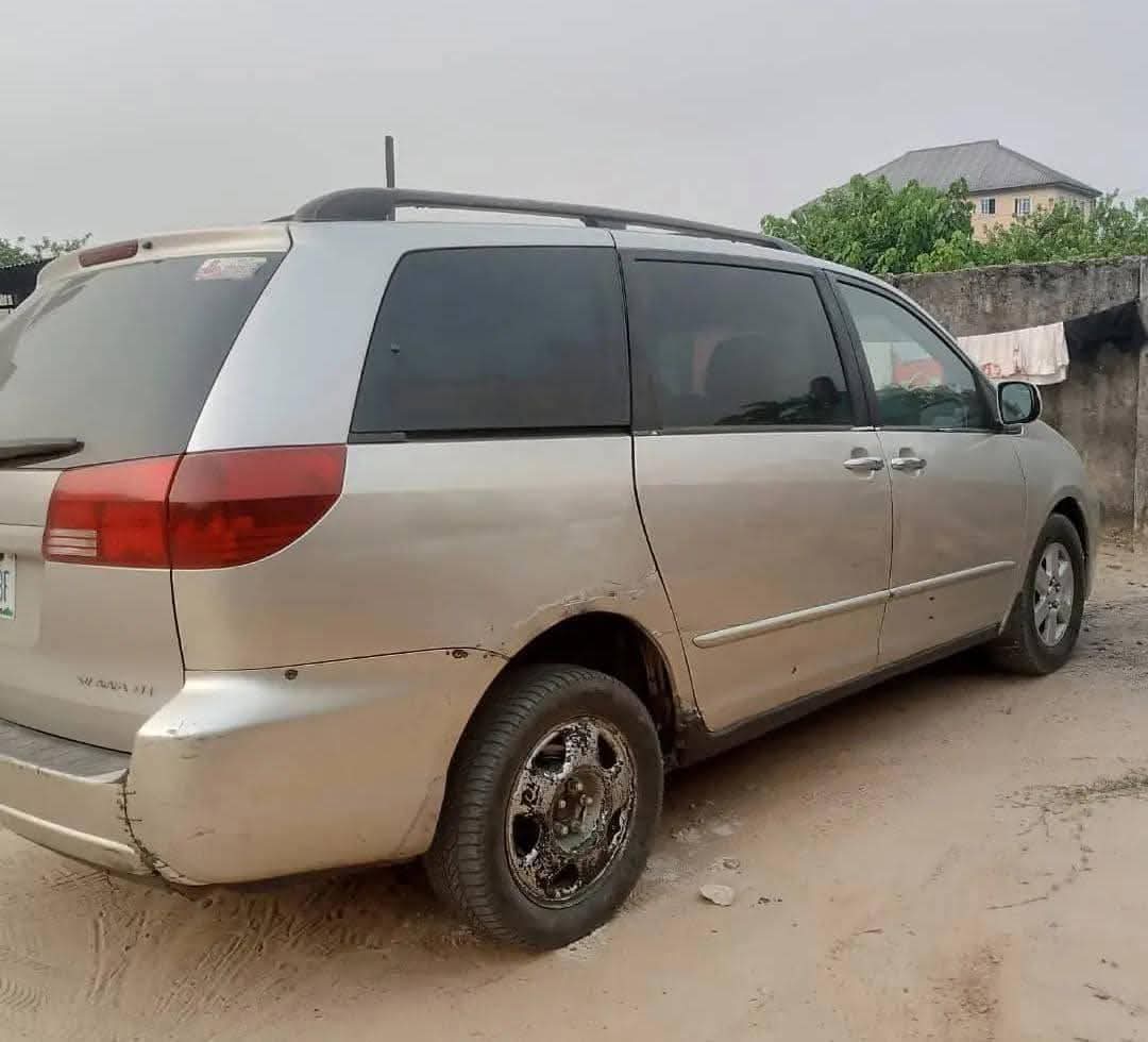 A picture of 2005 Toyota 2005