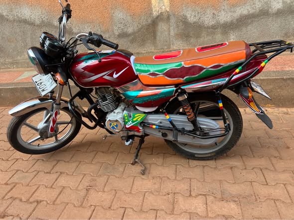 A picture of Bajaj CT 125cc
