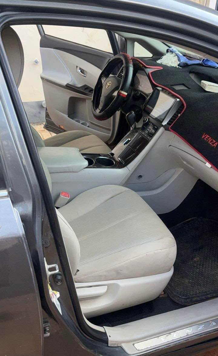 A picture of Registered 2009 Toyota Venza 6plugs neatly used faultless At 6