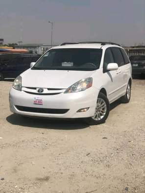 A picture of TOK S STANDARD An Extremely Clean FIRST BODY Toyota Sienna