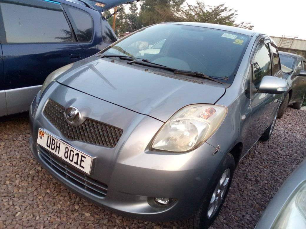 A picture of Toyota vitiz 2009 model