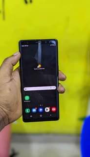 A picture of Samsung note 8