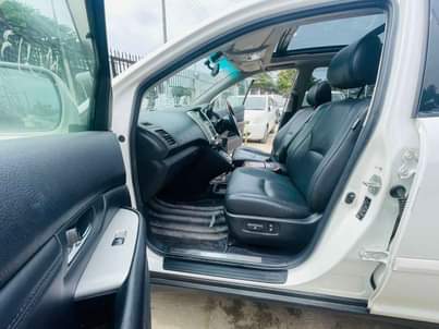 A picture of Toyota Harrier ARIS