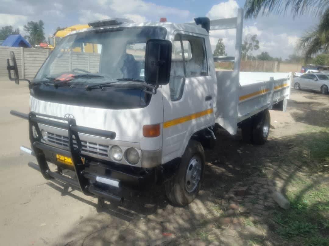 classifieds/cars toyota