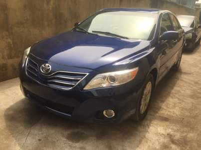 A picture of Toyota Camry 09