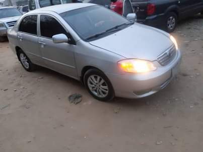 A picture of 2004 Toyota 2004 V