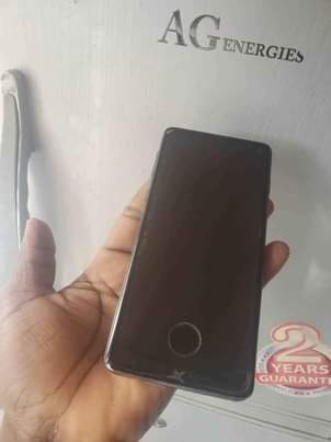 A picture of SAMSUNG GALAXY S10