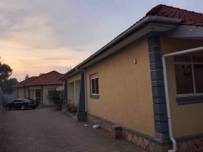 houses kyanja