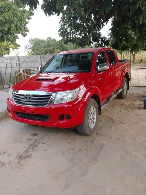 used toyota hilux