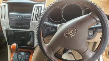 A picture of Toyota harrier model 2008