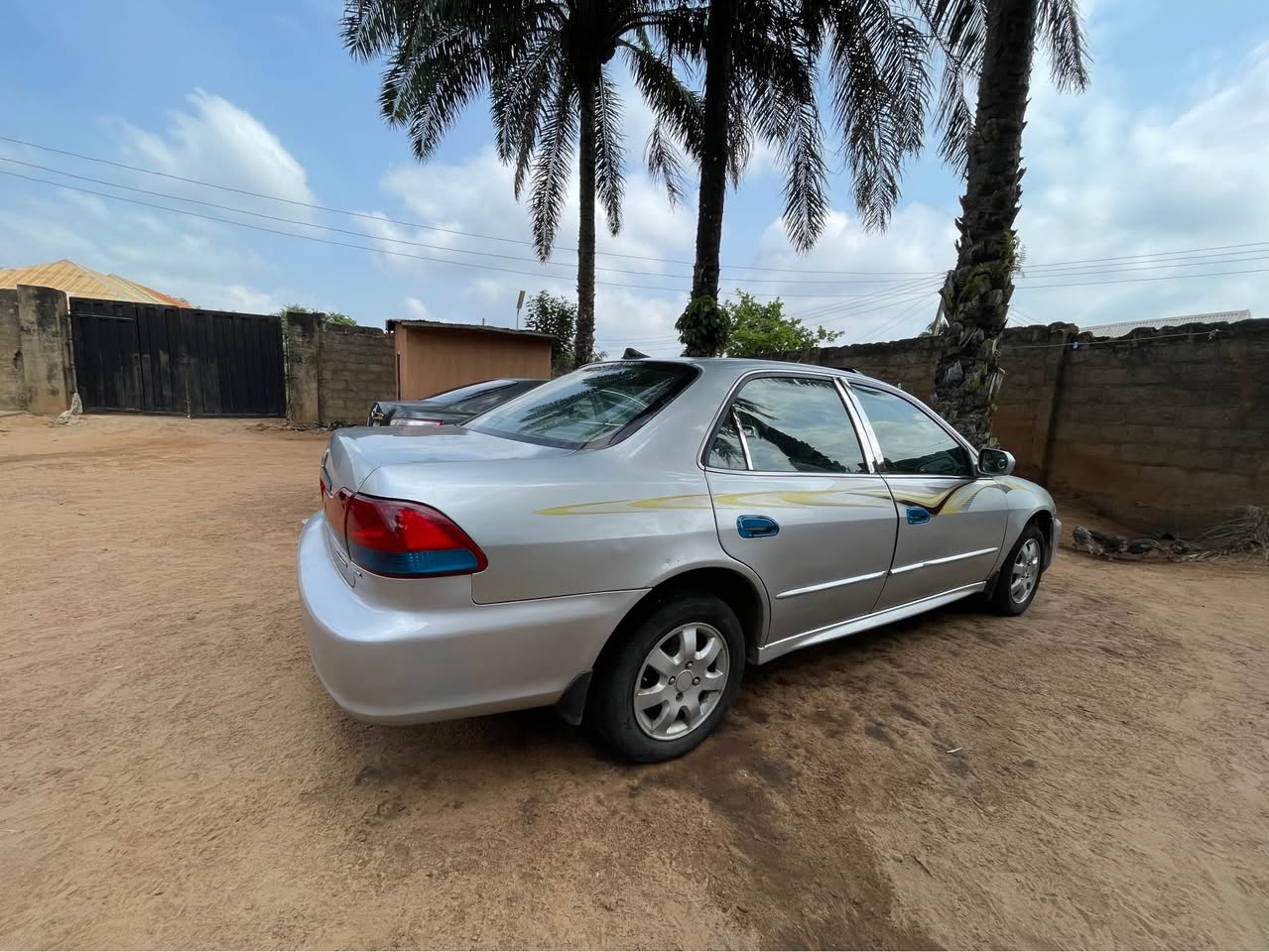 A picture of Honda Accord 2002 EX