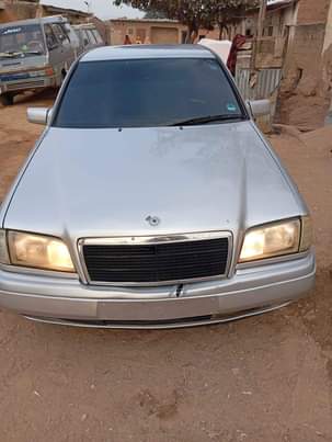 A picture of Mercedes BenzC230