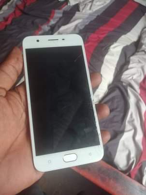 A picture of OPPO A57 GB 64 RAM 4 GB ELF 45 TU