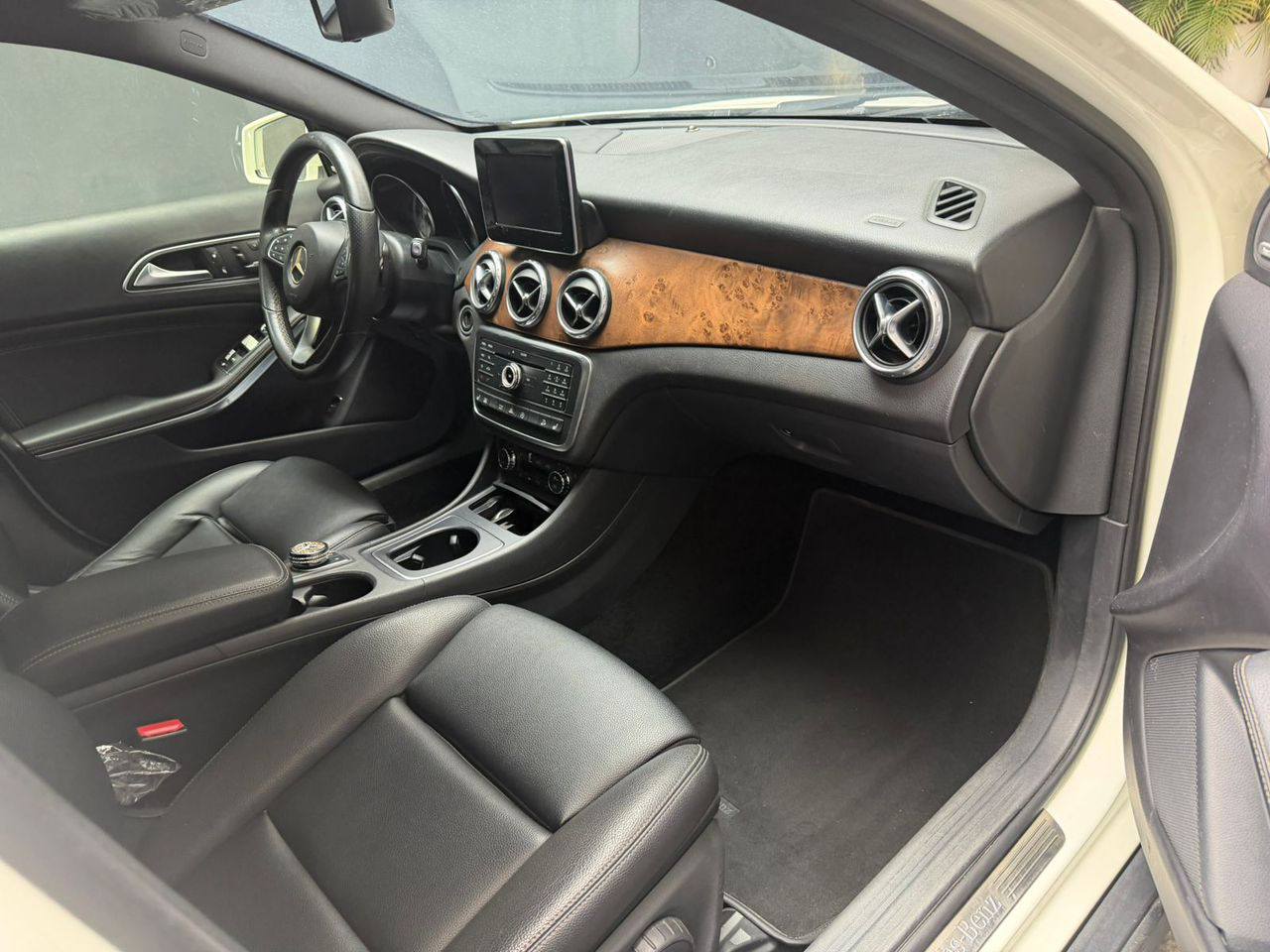 A picture of Mercedes Benz GLA250