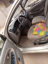 A picture of 1999 Kia 1999