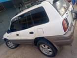 A picture of Rav4 old model