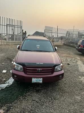 A picture of Tokunbo Standard Toyota Highlander 2006 model Buy and drive Price
