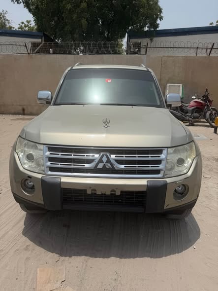 A picture of Mitsubishi Pajero 2009 gcc