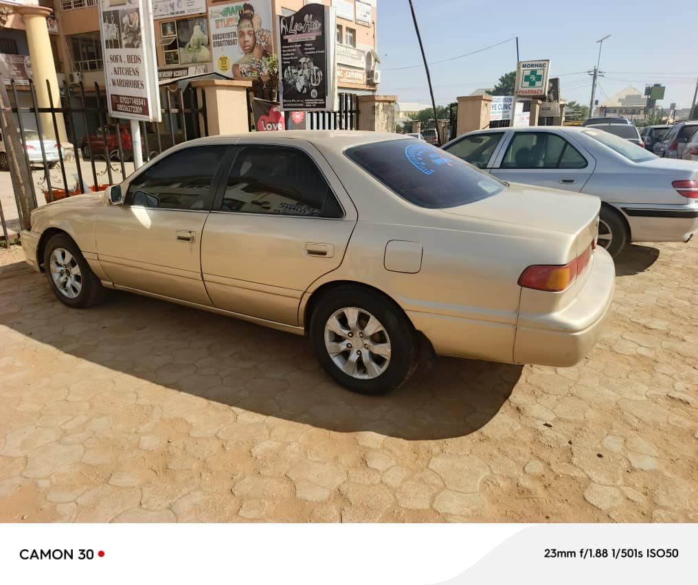 A picture of Toyota Camry 2001 model BigLite 