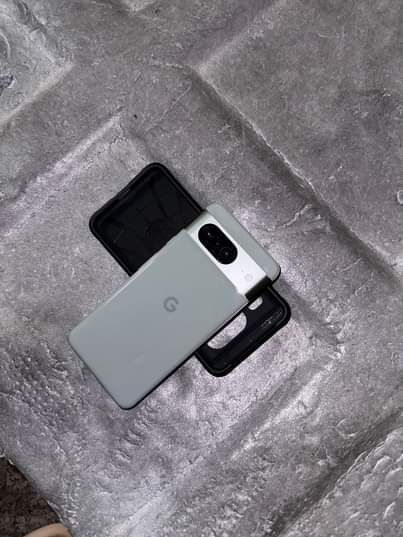 A picture of Pixel 8 on sale