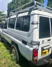 A picture of Nauza hadtop karii Sana kwa bei yakutupa zipo 3 mbili