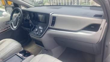 A picture of TOYOTA SIENNA 2016