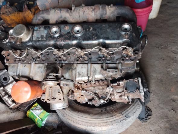 A picture of Fuso fighter 6d16 engine for sale