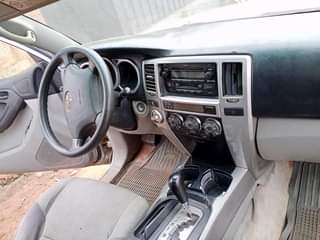 A picture of Toyota 4RUNNER JEEP