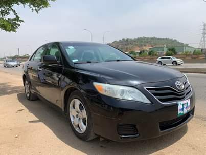 A picture of Super sharp 2010 Nigerian Used Toyota Camry LE First body
