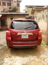 A picture of 2009 Toyota highlander toks standard clean First body Price 5