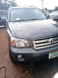 A picture of TOYOTA HIGHLANDER 3 SEATER EVERYTHING IS WORKING NEW ENGINE NEW